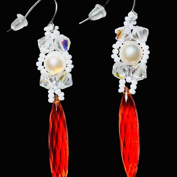 Elegant Pearl and Crystal Drop Earrings - Picture 2 of 4